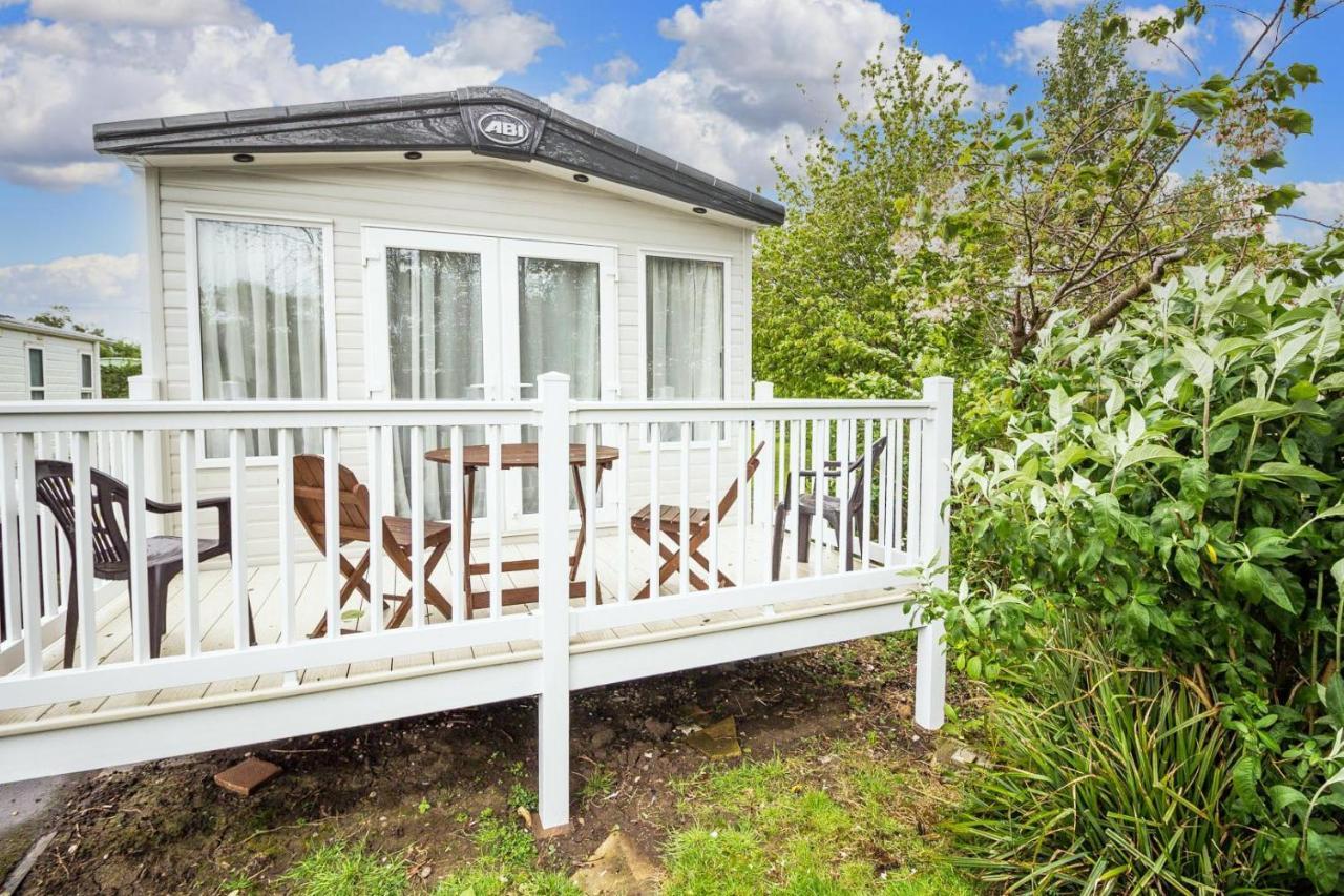 Beautiful 6 Berth Caravan With Decking At Southview Holiday Park Ref 33024O Hotell Skegness Exteriör bild