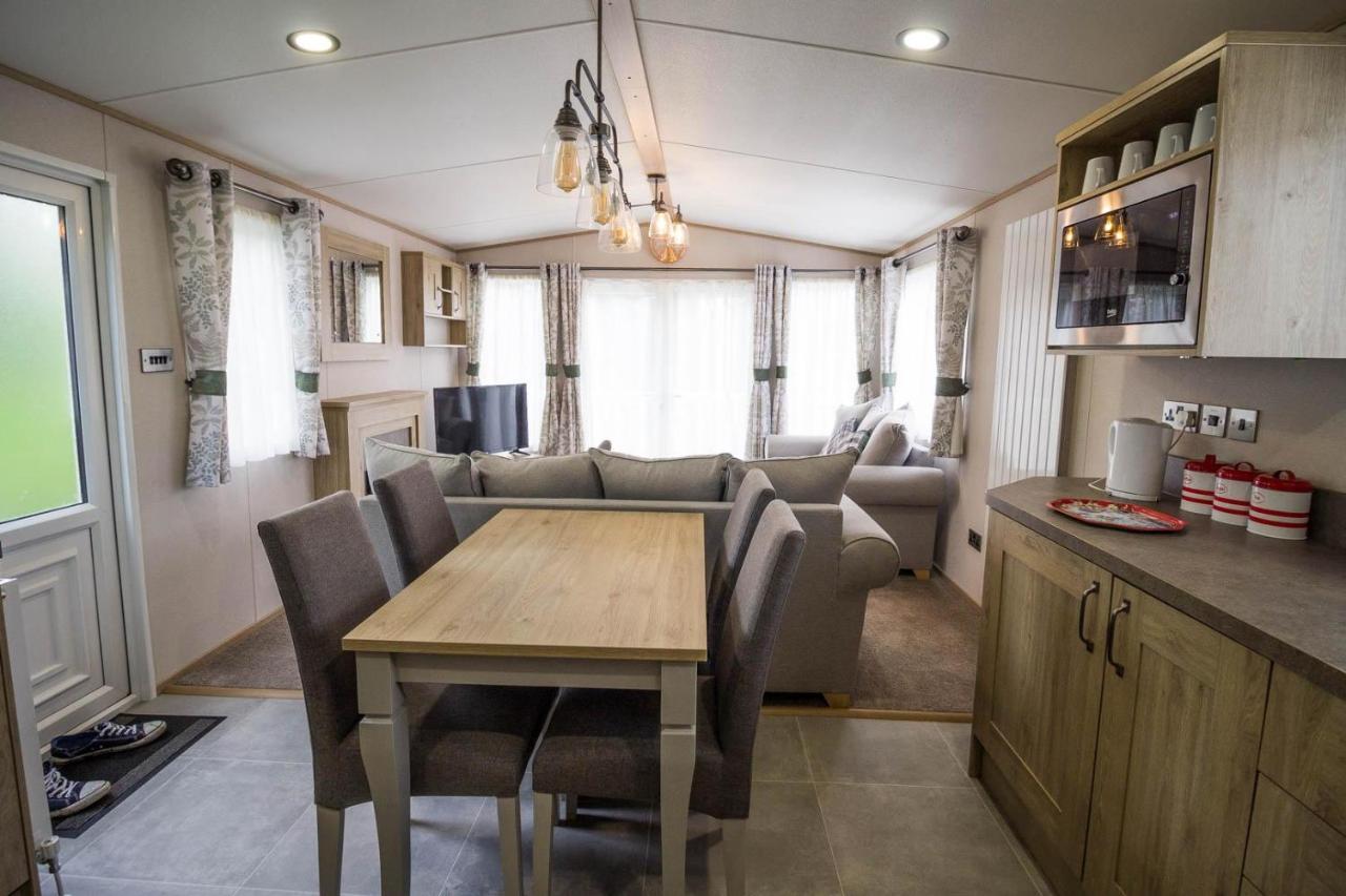Beautiful 6 Berth Caravan With Decking At Southview Holiday Park Ref 33024O Hotell Skegness Exteriör bild